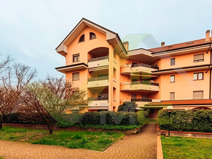 Appartamento quadrilocale in vendita in Via Trivulzio, Melzo