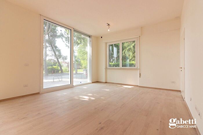 Appartamento trilocale in vendita in Via della Vittoria, Gabicce Mare