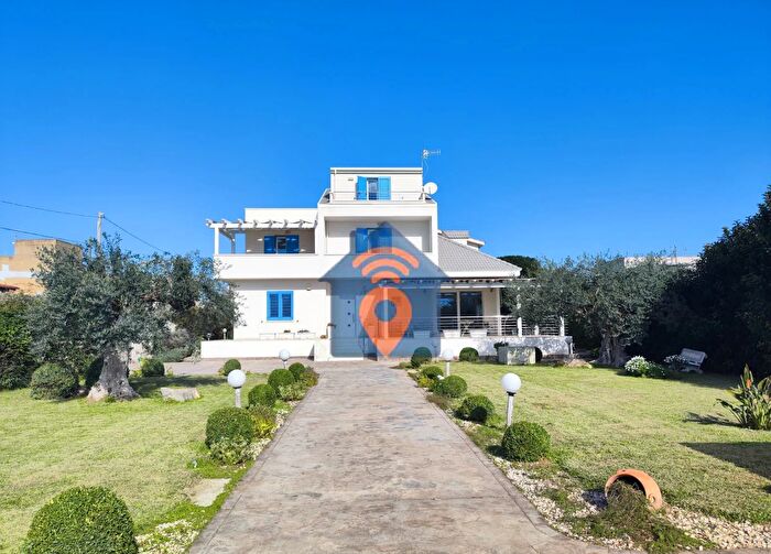 Casa con 11 locali in vendita in Via Pitagora Castelvetrano, Castelvetrano