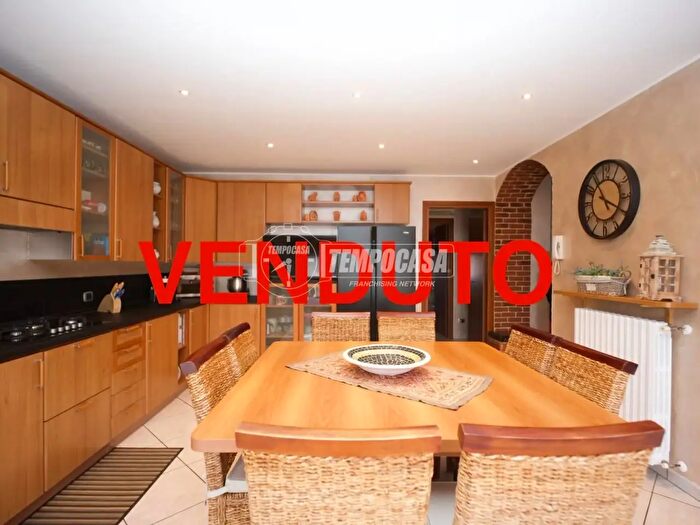 Casa trilocale in vendita in Via Guido Cavalcanti, Bollate