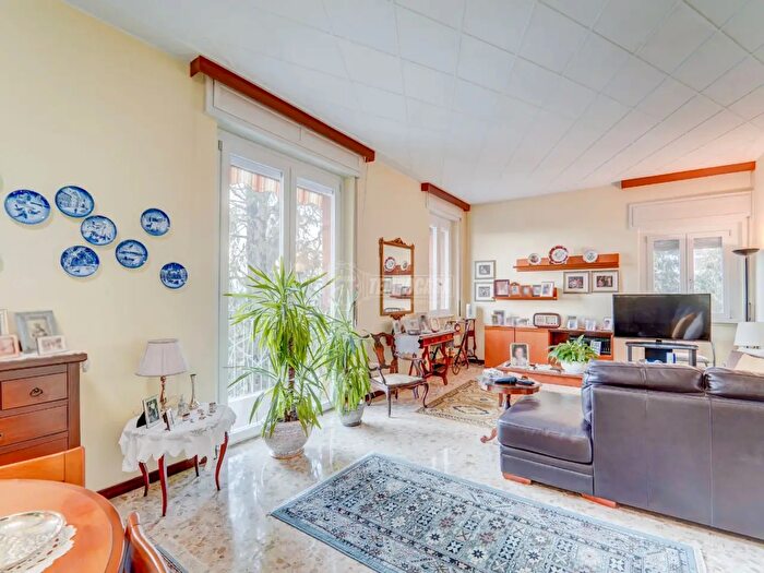 Appartamento quadrilocale in vendita in Via Milano, Somma Lombardo