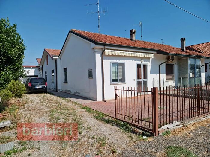 Casa con 5 locali in vendita in Via Cervara, Cervia