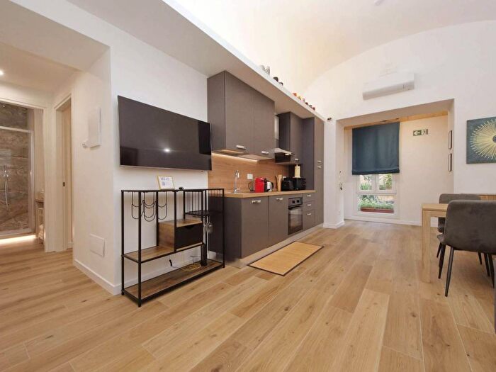 Appartamento bilocale in affitto in Via Carlo Alberto, Esquilino, Roma