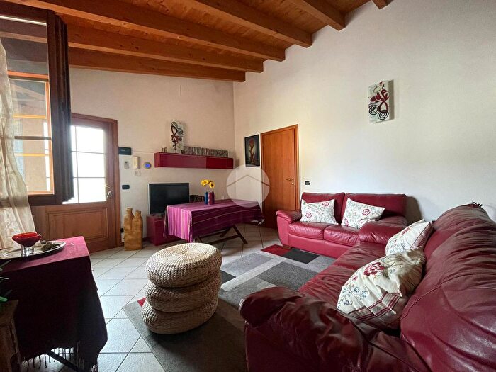 Appartamento trilocale in vendita in Via Raoul Follereau, Sergnano