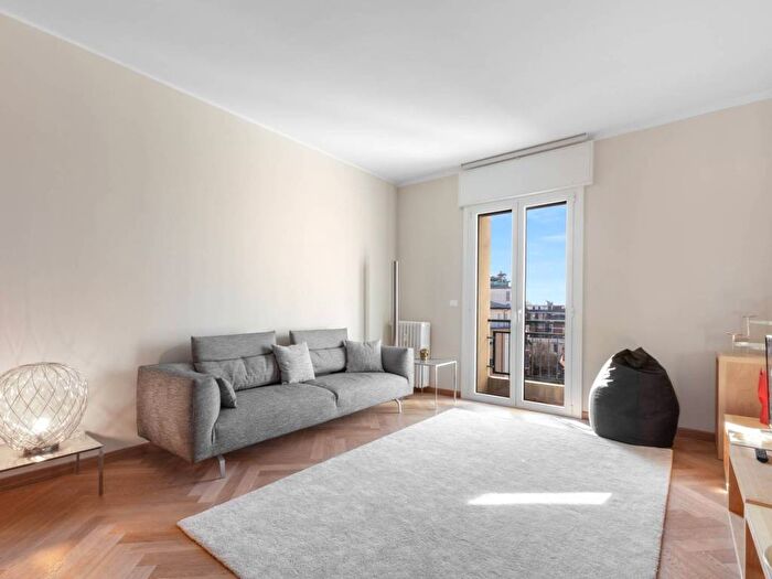 Appartamento trilocale in affitto in Via della Moscova, Moscova, Milano