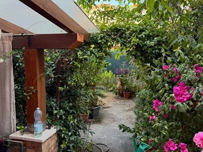 Appartamento trilocale in vendita in S Salvioni, Massa