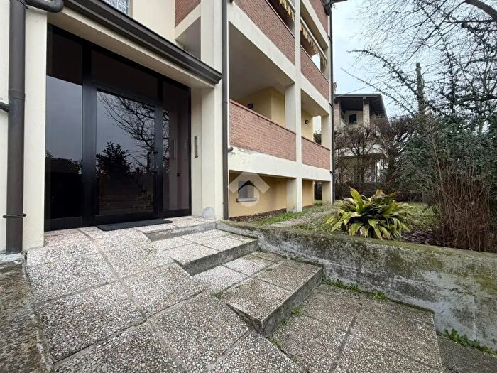 Appartamento trilocale in vendita in Via Martiri della Bettola, Reggio Emilia