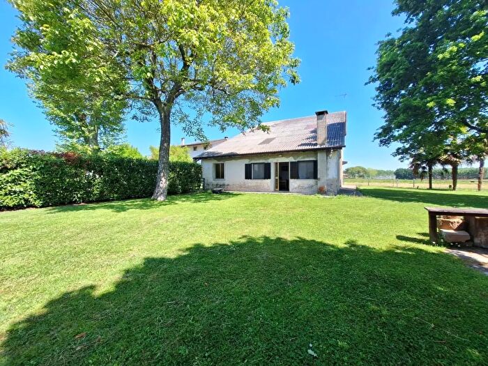 Casa monolocale in vendita in Via Lignano Nord, Latisana