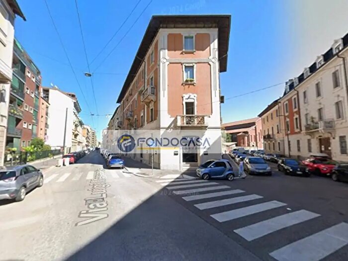Appartamento quadrilocale in vendita in Via Luigi Mercantini, Milano