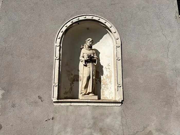 Appartamento con 8 locali in vendita in Via Chiesa, Zovencedo