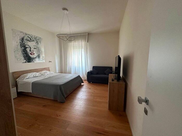 Appartamento trilocale in affitto in Via Carlo Ederle, Borgo Trento, Verona