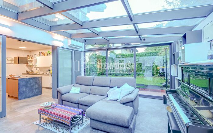 Casa trilocale in vendita in Via Oldrina, Castelletto Sopra Ticino