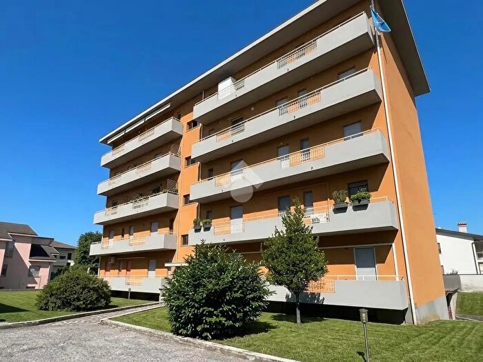 Appartamento trilocale in vendita in Via Pontirolo, Fara Gera DAdda