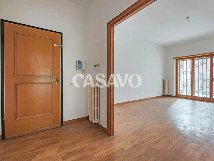 Appartamento trilocale in vendita in Via Sanzeno, Roma