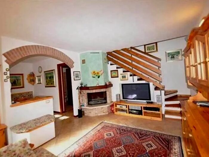 Casa trilocale in vendita in Via Annibale Gervasoni, Roncobello
