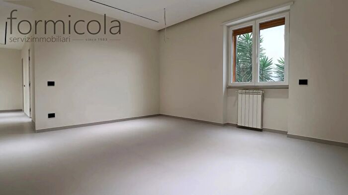 Appartamento trilocale in vendita in Portici