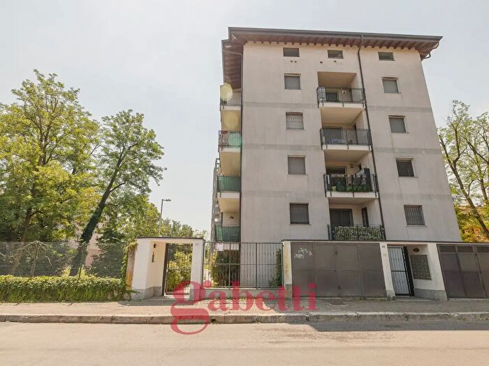 Appartamento trilocale in vendita in Via Bendetto Diotti a, Milano