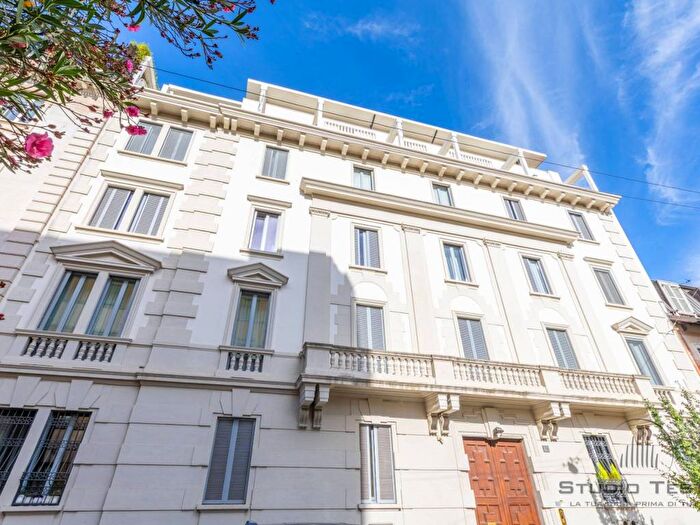 Appartamento trilocale in affitto in Via Goffredo Mameli, Indipendenza, Milano