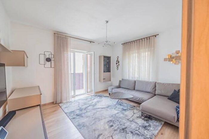 Appartamento trilocale in vendita in Via Francesco Petrarca, Merano