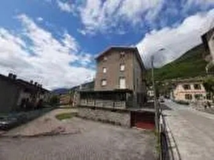 Casa quadrilocale in vendita in Tresivio Via Roma, Tresivio