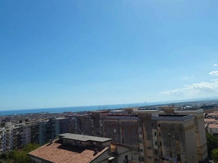 Appartamento trilocale in vendita in Via Nervesa della Battaglia, Catania