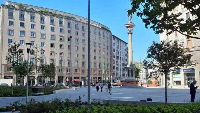 Appartamento quadrilocale in affitto in Via Felice Cavallotti, Borgogna Largo Augusto, Milano