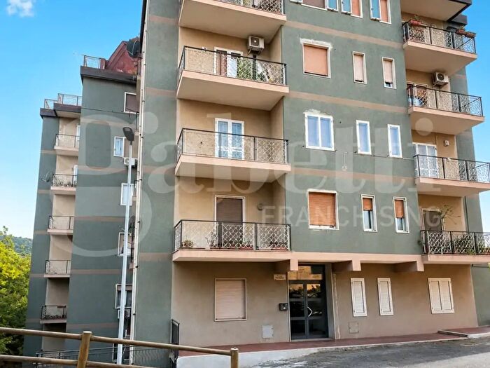 Appartamento con 5 locali in vendita in Via Sant'Antonio, CoriglianoRossano