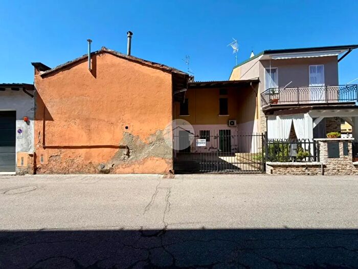 Casa trilocale in vendita in Via S Luigi, Villachiara