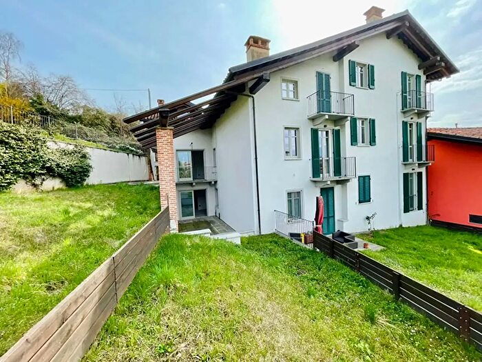 Appartamento con 5 locali in vendita in Bricherasio