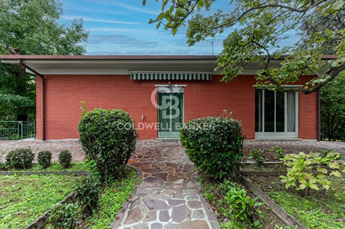 Casa con 7 locali in vendita in Via Cascina Sofia, Bernareggio