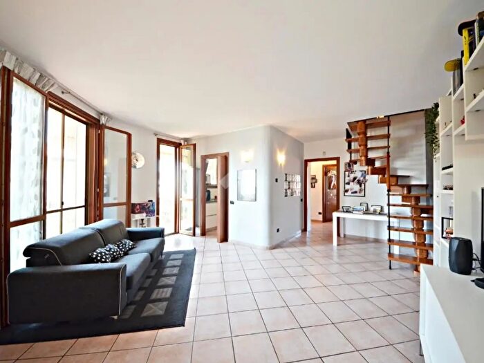 Appartamento trilocale in vendita in Via a Manzoni, Masate