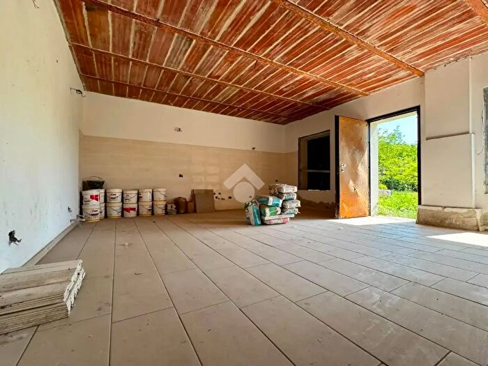 Casa quadrilocale in vendita in Via Isola Serafini, Monticelli D'Ongina