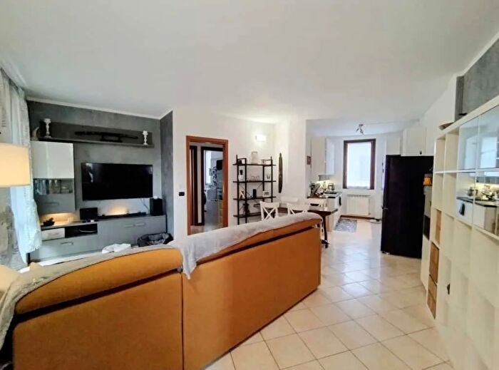 Appartamento bilocale in vendita in Via Patrioti, Ossona