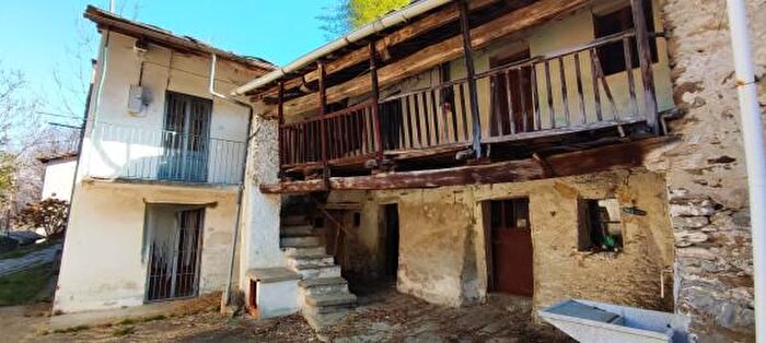 Casa con 5 locali in vendita in Via Gorgia, Gambasca