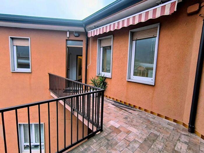 Appartamento trilocale in vendita in Via Giovanni XXIII, Civate