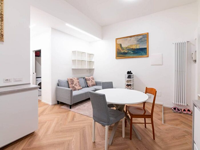 Appartamento trilocale in affitto in Largo Porto di Classe, Argonne Corsica, Milano