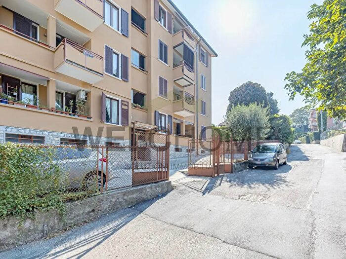 Appartamento bilocale in vendita in Via Monteverde, Como