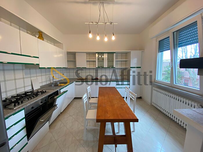 Appartamento trilocale in affitto in Viale Costantinopoli, Rimini