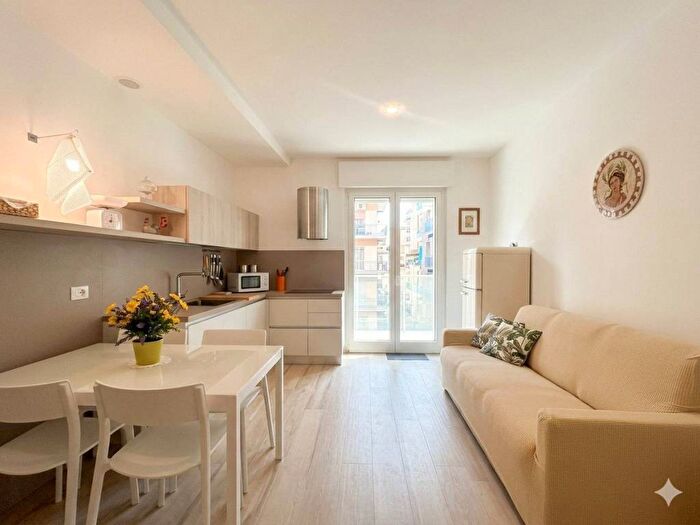 Appartamento bilocale in affitto in Via Roma, Via Roma Borgo Barusso, Alassio