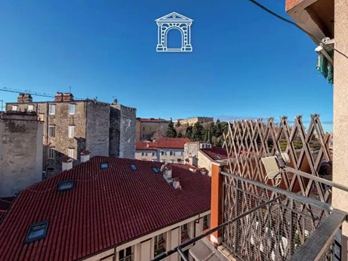 Appartamento trilocale in vendita in Via San Giacomo in Monte, Trieste