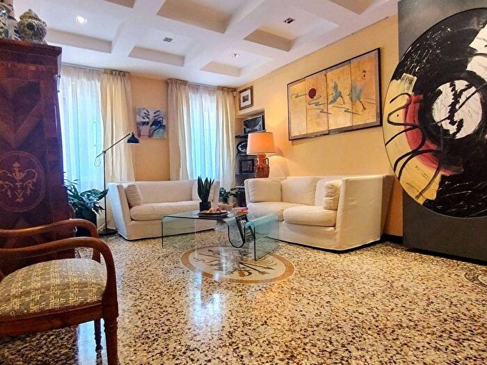 Appartamento quadrilocale in affitto in Via Giulio Pasqua, Nervi, Genova