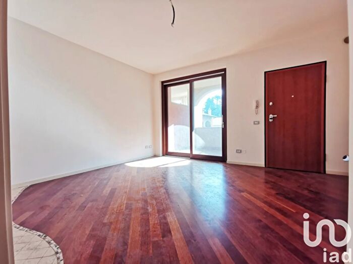 Appartamento trilocale in vendita in Via Lungolago Zanardelli, Toscolano Maderno