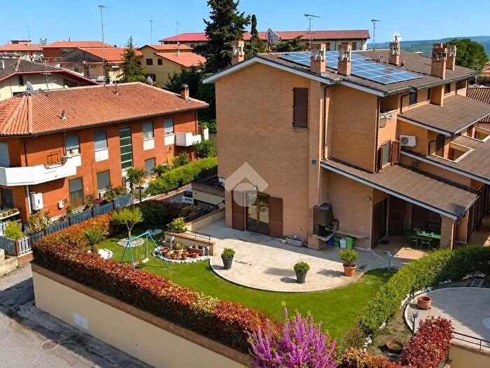 Casa quadrilocale in vendita in Via P Picasso, Mosciano Sant'Angelo