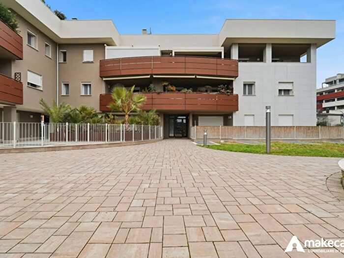 Appartamento trilocale in vendita in Via Giardino, Melegnano