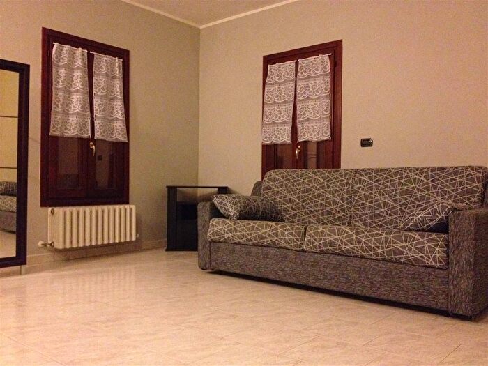 Appartamento monolocale in affitto in Centro, Suzzara