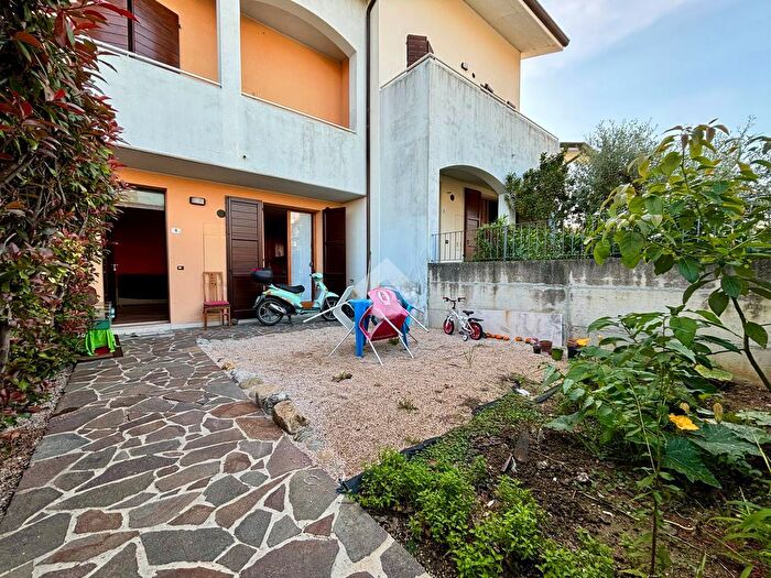 Appartamento bilocale in vendita in Via G Brodolini, Borghi