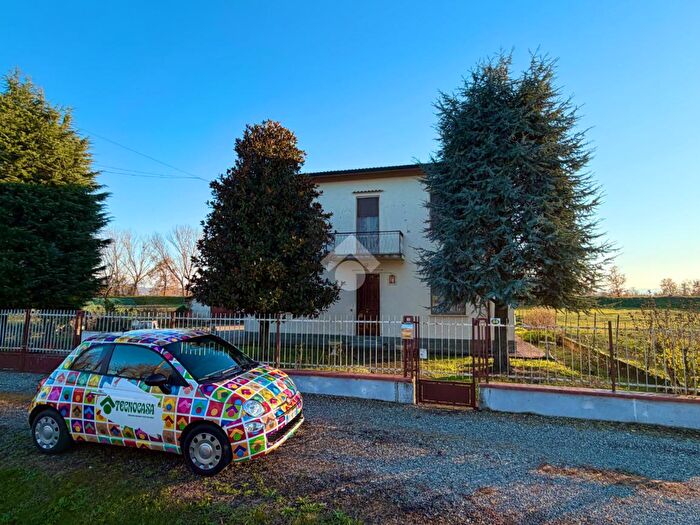 Casa con 6 locali in vendita in Via Bottarone, Verrua Po