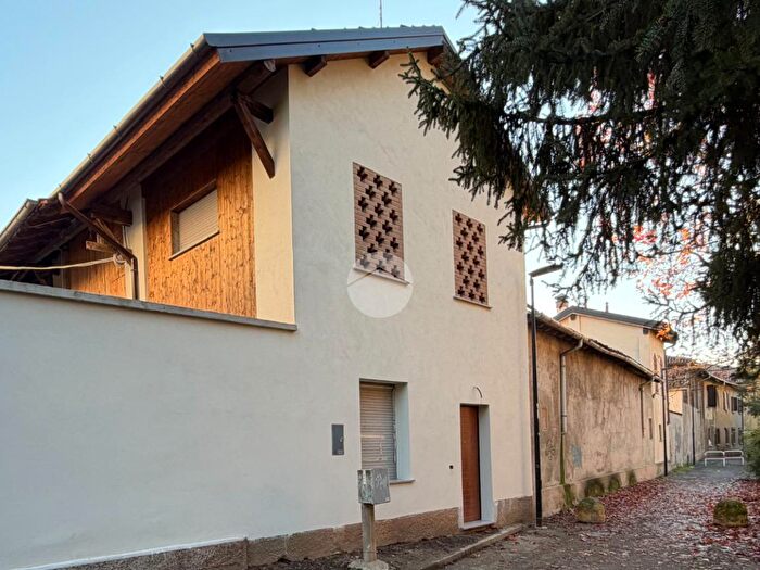 Appartamento bilocale in vendita in Via a Gramsci, Bussero