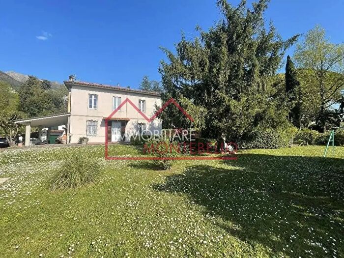 Casa con 10 locali in vendita in della Colombaia, Camaiore