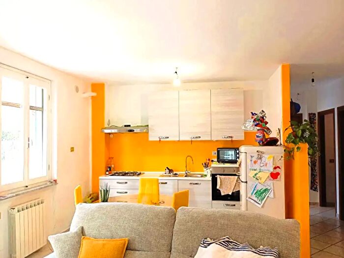 Appartamento quadrilocale in vendita in Via Interna di Nave, Sarzana